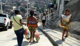 Maioria dos brasileiros usa auxílio emergencial para comprar comida