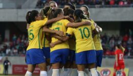 Até 1983, as mulheres eram proibidas por lei de jogar futebol no Brasil