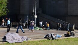 Frio mobiliza ONGs e governos para evitar mortes de moradores de rua