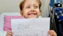 Brasileira de 6 anos luta pela vida atrás de um doador de medula óssea