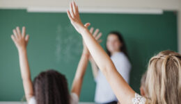 Edital oferece apoio a OSCs que atuam com educação pública
