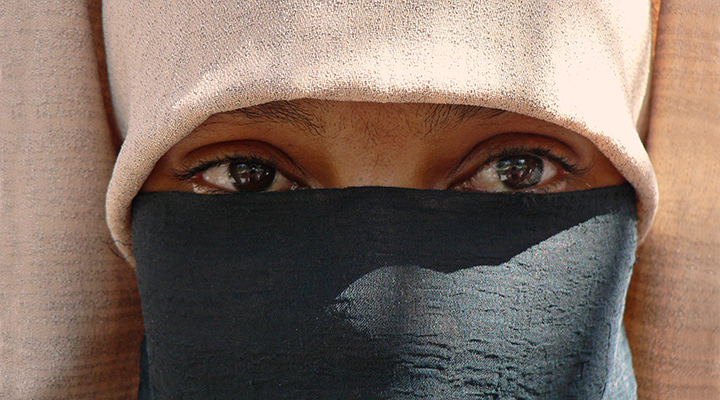 mulheres afegas | Professora faz sala secreta para meninas proibidas de estudar pelo Talibã