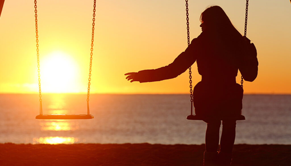 Single or divorced woman alone missing a boyfriend