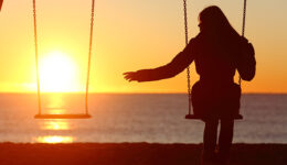 Single or divorced woman alone missing a boyfriend