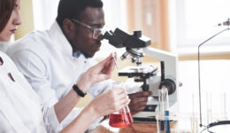 Brasileiros estão na lista dos cientistas mais influentes do mundo