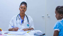 Mulheres negras que atuam na saúde são mais impactadas pela pandemia