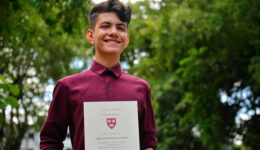 Estudante pernambucano de 17 anos é aprovado em Harvard