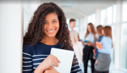 Curso busca inserir jovens da periferia de SP no mercado de trabalho