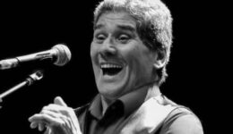 Músico da banda Demônios da Garoa morre por Covid-19 em SP