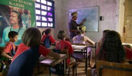 Bolsonaro veta internet gratuita para professores e alunos da rede pública