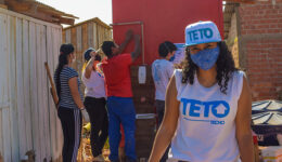 Parceria entre TETO Brasil e Nestlé construirá casas em três estados