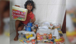 Menino vende geladinho para comprar cestas básicas para famílias na BA