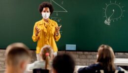 Escolas de SP registram mais de 300 casos de covid por semana