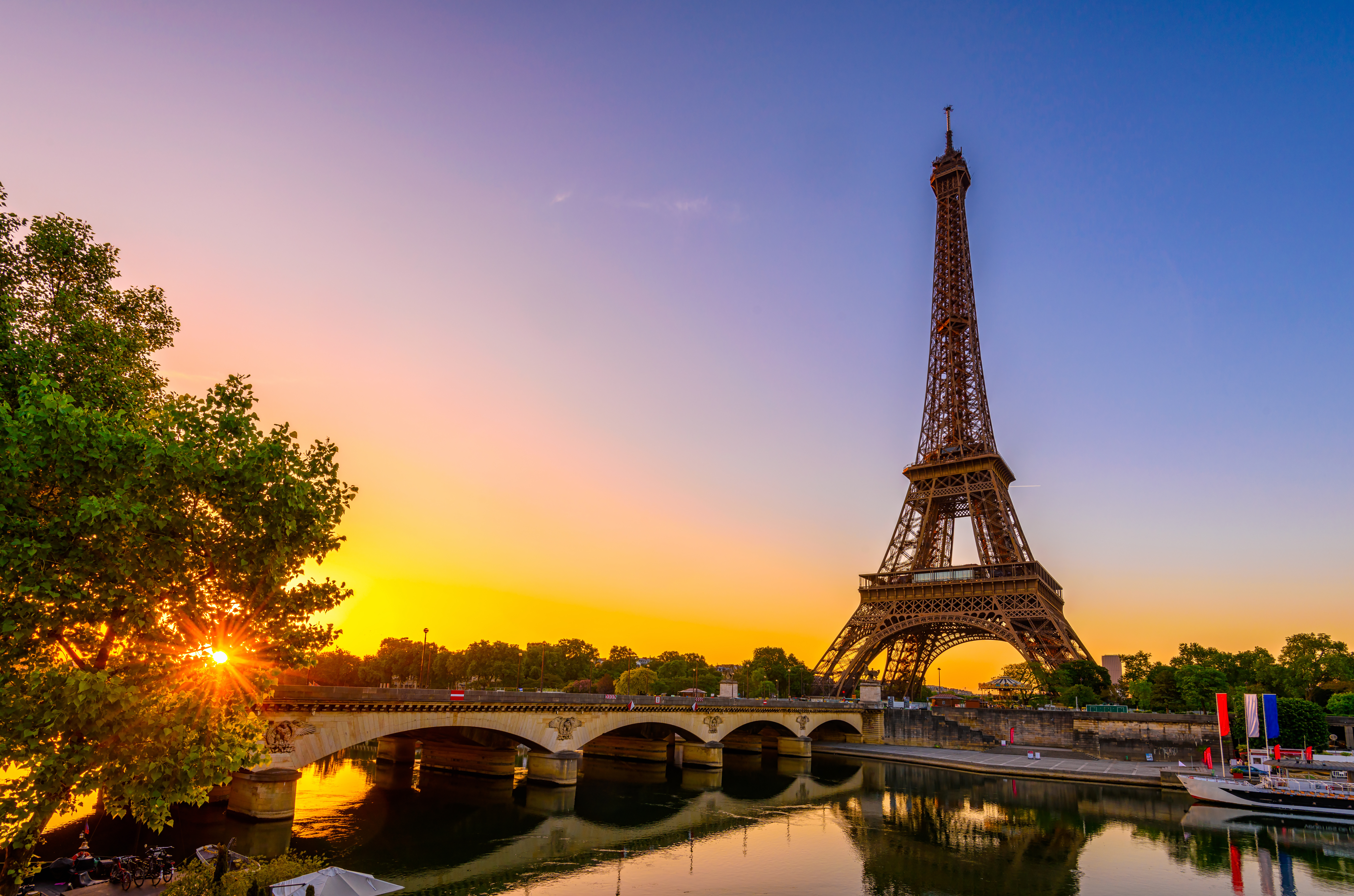 França reabre para turismo, mas exclui brasileiros por causa da covid