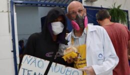 Padre Júlio Lancellotti é atacado por jovens católicos de milícia