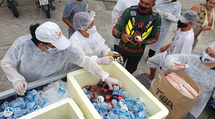 Em Manaus, voluntários ajudam famílias de vítimas da Covid-19