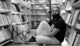 Ex-carteiro cria projeto para distribuir livros paradidáticos pelo Brasil