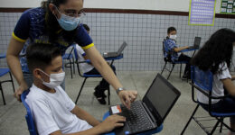 ONG oferece internet de alta velocidade para escolas públicas no Brasil