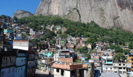 Pesquisa evidência contraste de doações entre classes sociais no Brasil