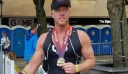 Atleta que recusou vacina morre de covid-19 na Inglaterra