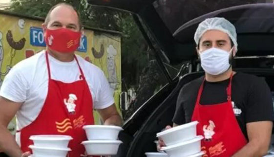 Chefs se unem para alimentar pessoas em situação de rua no Ceará