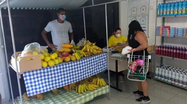 Mercado Solidário oferece produtos da cesta básica gratuitamente