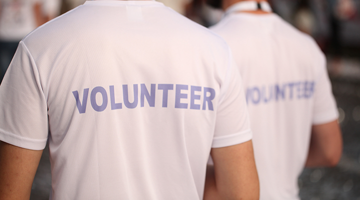 Voluntários contam as alegrias e os desafios de se dedicar a uma causa