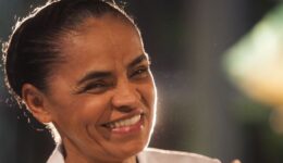 Alfabetizada aos 16, ela se tornou exemplo de superação e luta pelo meio ambiente