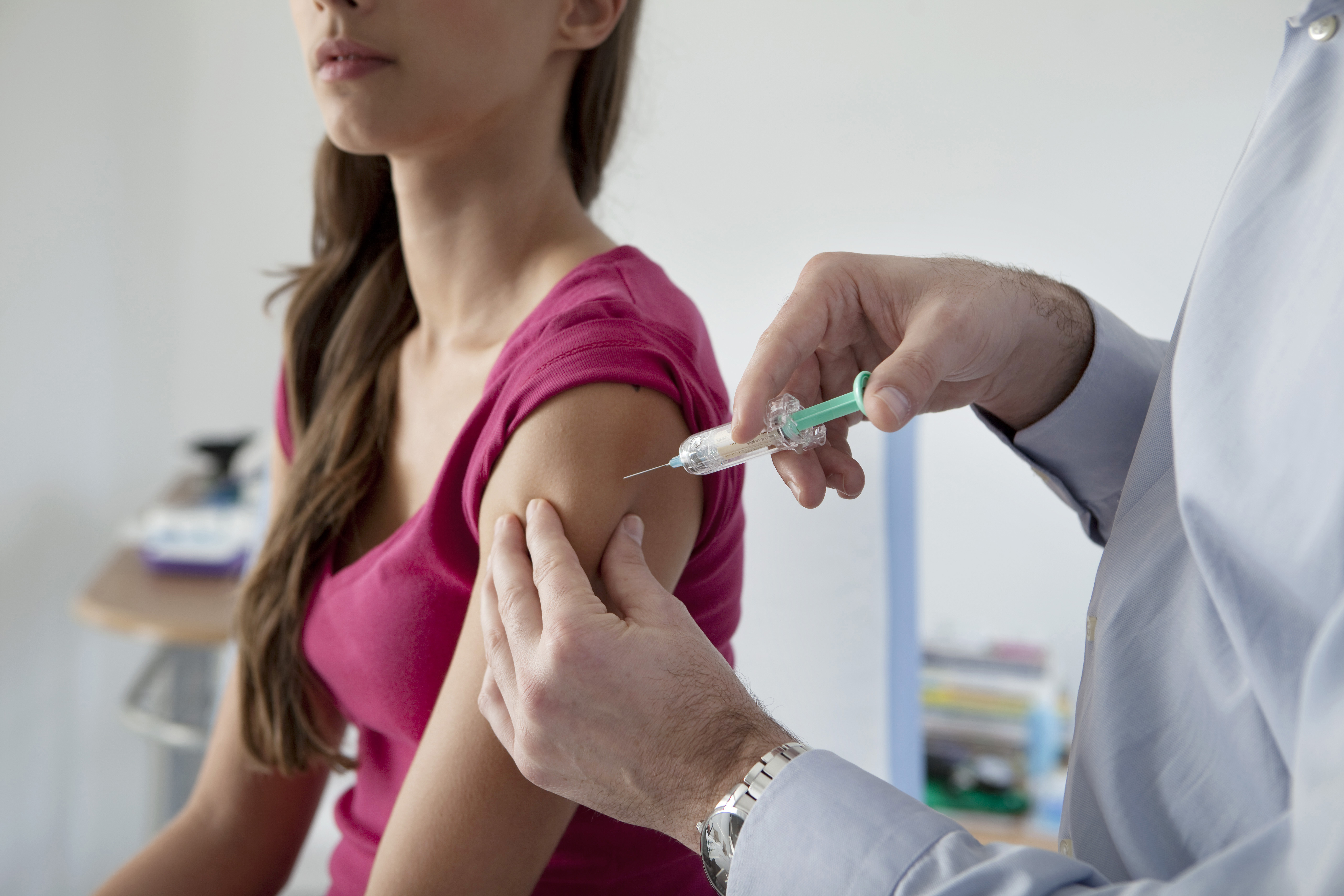 Vacina contra HPV reduz em até 87% risco de câncer do colo do útero