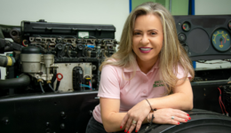 Sandra Nacalli, fundadora da Escola do Mecânico