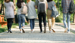 saúde e desenvolvimento dos jovens