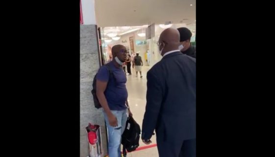 Racismo: homem negro é acusado de furtar mochila que comprou na Zara
