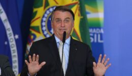 Bolsonaro gasta quase R$ 30 milhões no cartão corporativo pago pelo povo