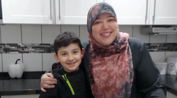 Youtuber muçulmana usa culinária para combater islamofobia