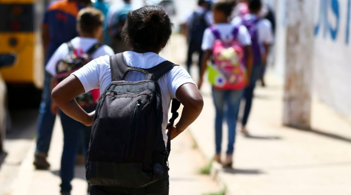 Em três anos, mais de 650 mil crianças deixaram a escola no Brasil