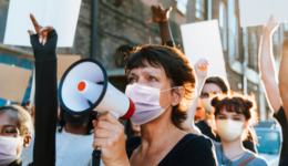 Ativistas dos direitos humanos falam sobre violações na pandemia