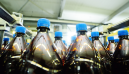Organizações alertam para o efeito negativo da indústria de refrigerantes
