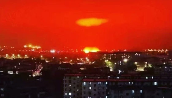 Céu fica vermelho em cidade na China e causa pânico entre os moradores