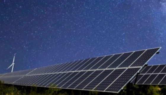 Engenheiros criam painéis solares que podem produzir energia à noite