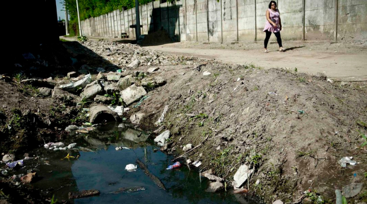 41,4 milhões de mulheres não têm acesso à coleta de esgoto no Brasil
