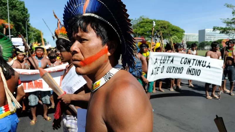 Foto tirada em protesto dos povos indígenas.