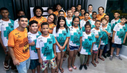Foto de crianças participantes do Projeto Gaming Parque.