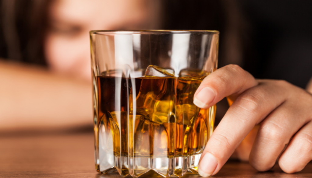 mulheres e alcoolismo