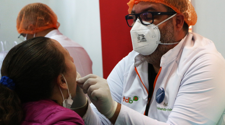 Quando a pobreza se manifesta na boca: Dentistas voluntários atuam com pessoas em vulnerabilidade social