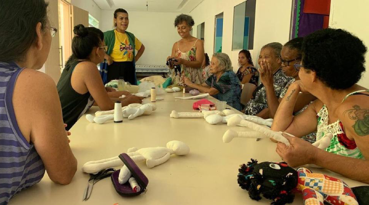 oficina de costura - mulheres do morro PAC