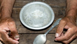 Mais de 33 milhões de brasileiros vão passar o Natal sem comida