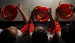 Escolas municipais de SP vão abrir nas férias para garantir alimentação das crianças