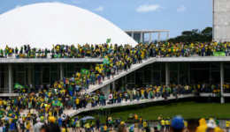 Radicais invadem Brasília em ataques à democracia