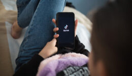 Menina de 12 nos morre após fazer desafio do TikTok