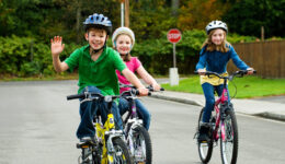 Instituto lança guia para implementar uso de bicicleta nas escolas